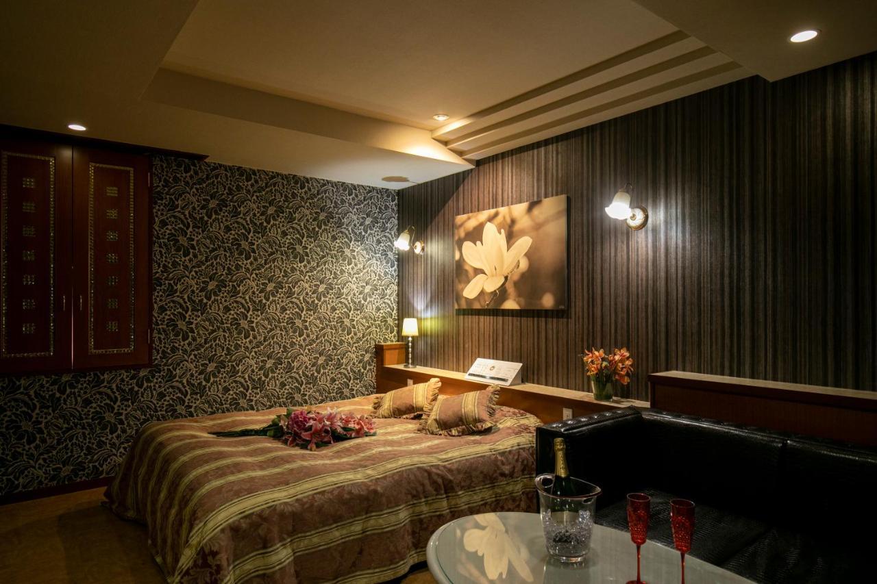 Hotel Park Inn (Adults Only) Higashimatsuyama Buitenkant foto