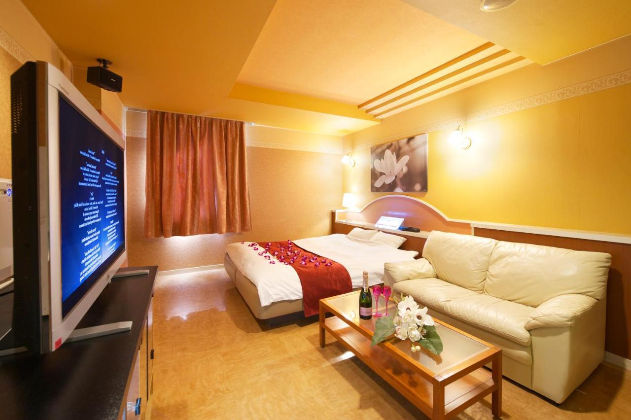 Hotel Park Inn (Adults Only) Higashimatsuyama Buitenkant foto